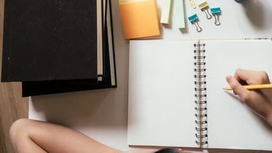 Strukturierung einer literaturbasierten Hausarbeit: Schritt für Schritt zum Erfolg 5 Structure of a literature-based term paper